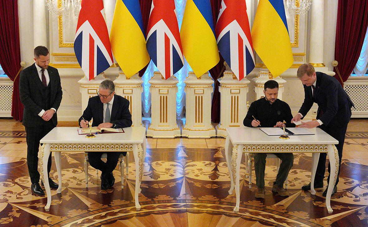 Кейр Стармер и Владимир Зеленский (Carl Court / Reuters)