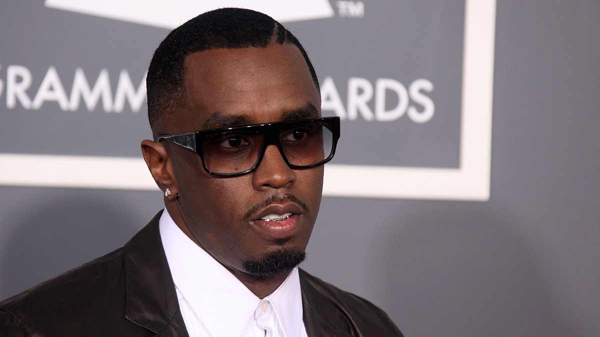 TMZ: Уличный артист обвинил P. Diddy в изнасиловании*