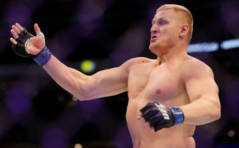 Триумфальное возвращение Сергея Павловича в октагоне UFC Триумфальное возвращение Сергея Павловича в октагоне UFC