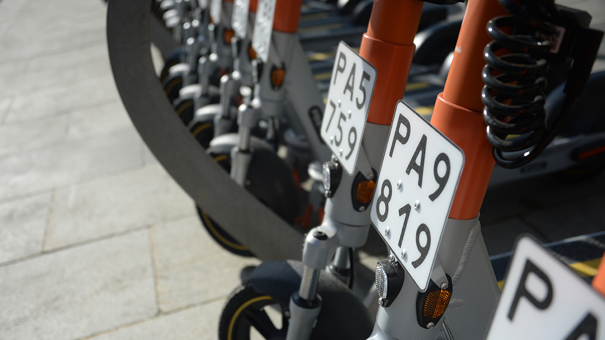 Московские кладбища закупили 50 электросамокатов