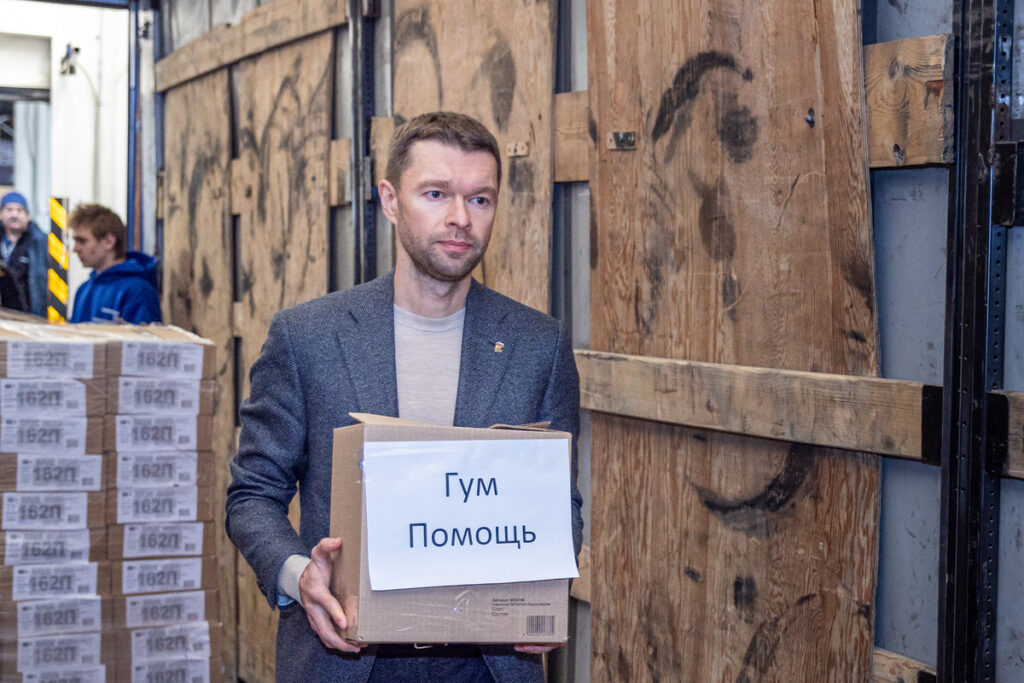 Алексей Вихарев помогает прифронтовым территориям