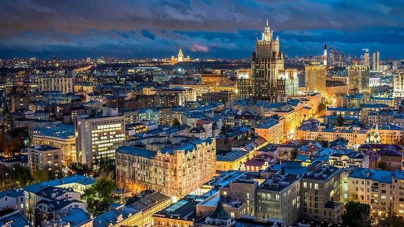 Собянин: в Москве в четыре раза выросло число украшенных подсветкой зданий