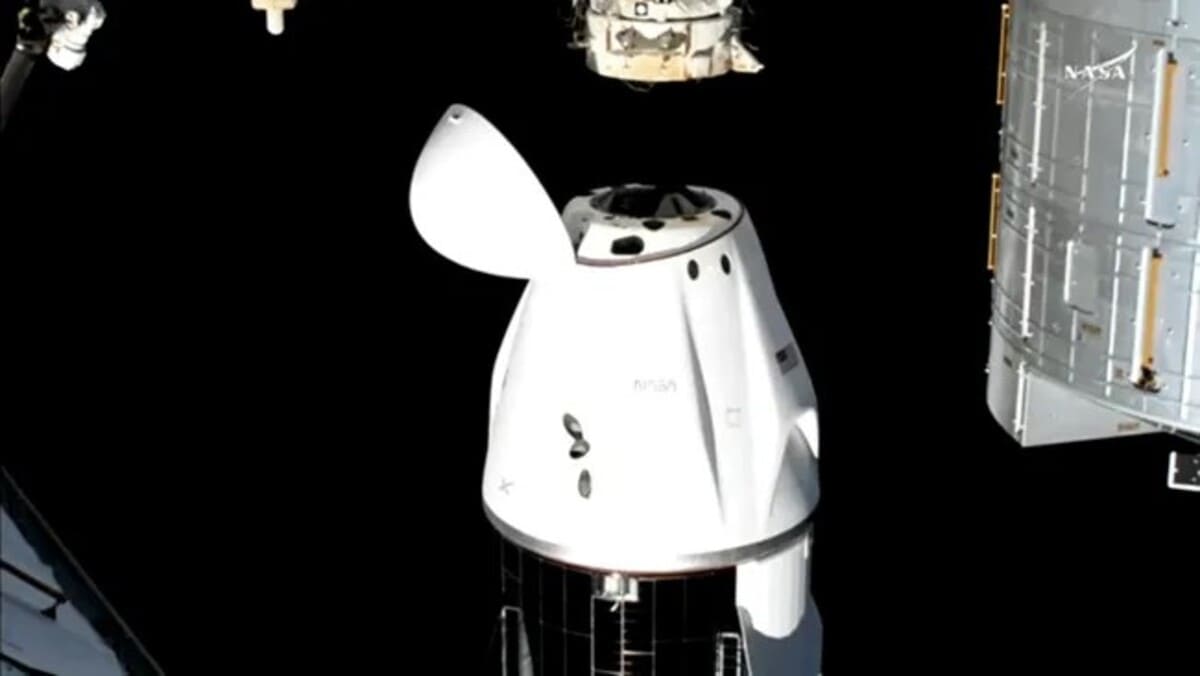 Астронавты МКС на Crew Dragon успешно стартовали к солнечным берегам Флориды-0