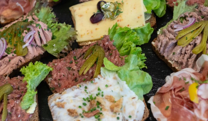 САМЫЕ ВКУСНЫЕ бутерброды из микроволновки ЗА 5 МИНУТ: беру 4 куска хлеба, 50 граммов сыра... / ТРЕСКАЕТ ВСЯ СЕМЬЯ