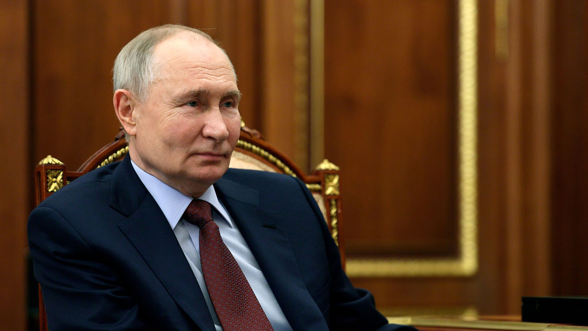 Путин попросил врача, вынесшего тело супруга с поля боя, не возвращаться на СВО