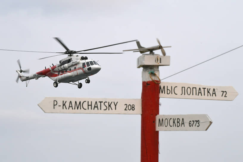Поисковые работы на месте авиакатастрофы вертолета Ми-8 в Курильском озере, август 2021 года