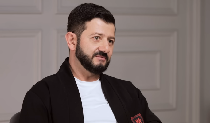 Невероятно! Изменившийся до неузнаваемости Галустян заставил народ ахнуть