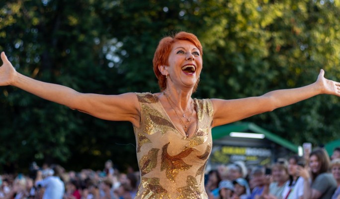 "Просто дураки": Сташенко об украинских корнях, уехавших из России коллегах и отмене русской культуры