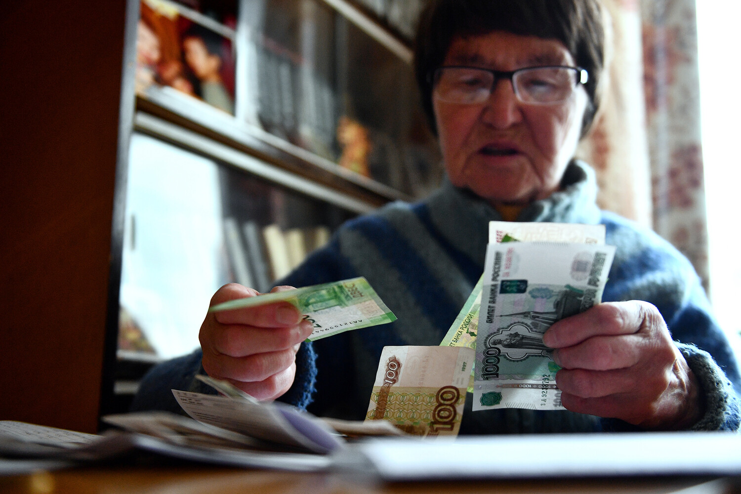 Повышение пенсий и новые правила для SIM-карт от Минтруда и Банка России в апреле-0