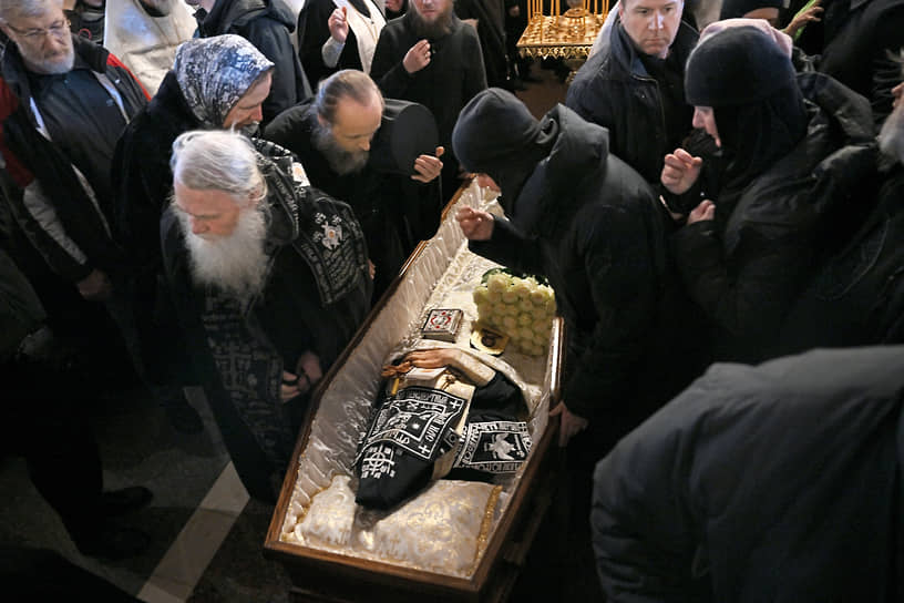 Светлая память схиархимандриту Илию в Оптиной пустыни при участии Патриарха Кирилла-0