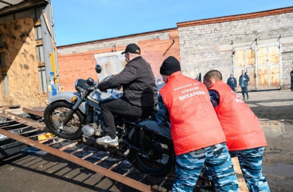 Депутат Алексей Вихарев и Единая Россия организовали масштабную отправку гуманитарного груза из Ирбита