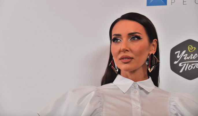 Певица Алсу рассказала, как ее дочь Микелла переживала травлю от зрителей шоу "Голос. Дети" 