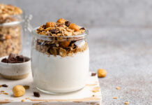 Отравленный завтрак в Бразилии стал причиной трагедии в Макаибе YogurtAndGranolaHomemadeBakedMuesliWithRolledOatsHazelnuts