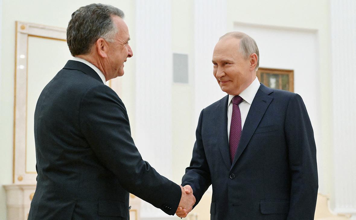 Стив Уиткофф и Владимир Путин (Кристина Кормилицына / Sputnik / Reuters)