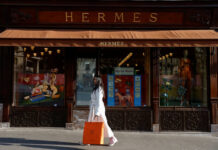 Hermes сохраняет рост в США - оптимизм вопреки глобальным вызовам sohranyaet rost v ssha optimizm vopreki globalnym vyzovam-gazetarf-ru-174488498300-0