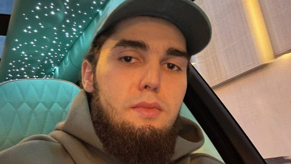 Подписчик обвинил задержанного за взятку блогера Венгаллби в мошенничестве с конкурсом — Mash