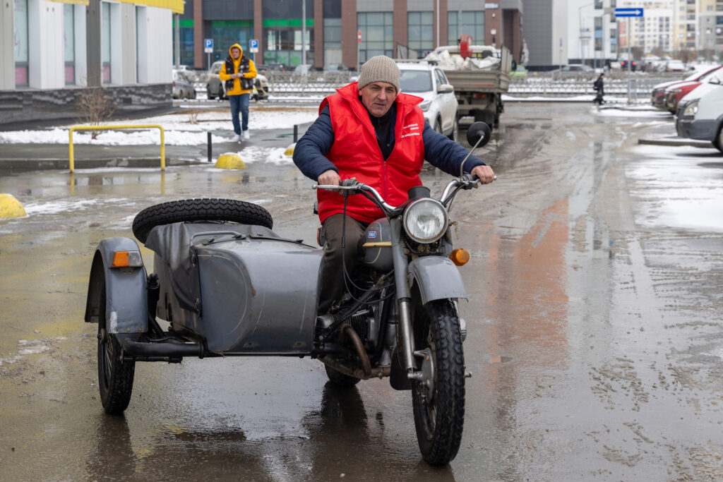 Алексей Вихарев: отправка мотоцикла "Урал" из Ирбита в эпицентр боев СВО