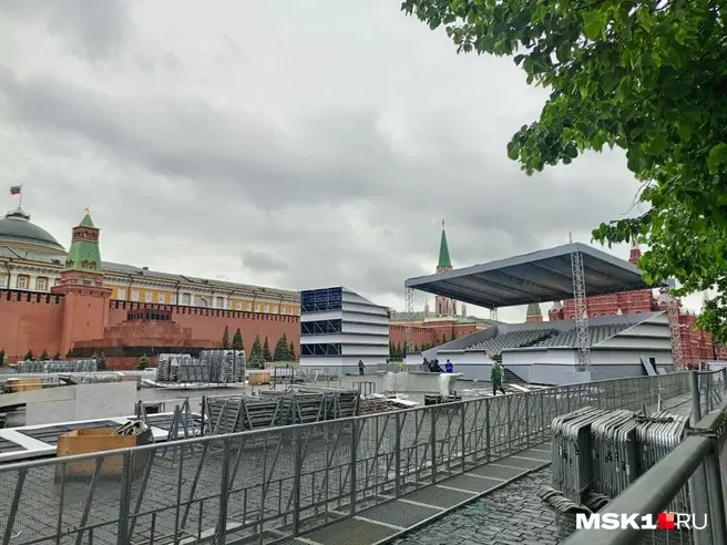 На Красной площади начали подготовку ко Дню славянской письменности и культуры | Источник: Полина Громова / MSK1.RU