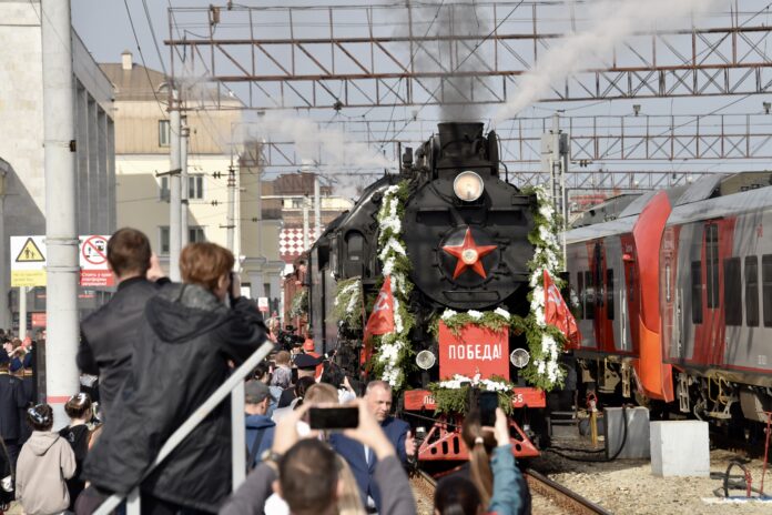 Эшелон Победы от Свердловской железной дороги торжественно прибыл в Екатеринбург-0