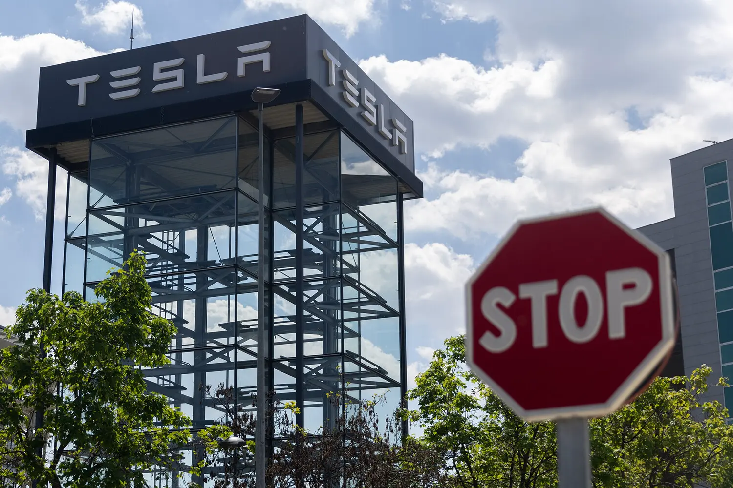 Как Tesla и Радж Джеганнатан меняют стандарты сервиса с помощью ИИ-0