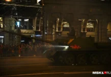 На генеральной репетиции Парада Победы в Москве показали Т-34 и «Ярс» na generalnoj repeticzii parada pobedy v moskve pokazali t34 i yars-gazetarf-ru-174630935000-0
