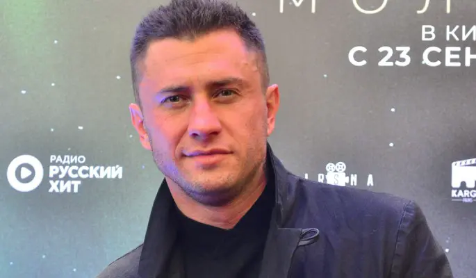 Роман с голливудской актрисой, развод с Муцениеце и слухи об изменах: личная жизнь Прилучного