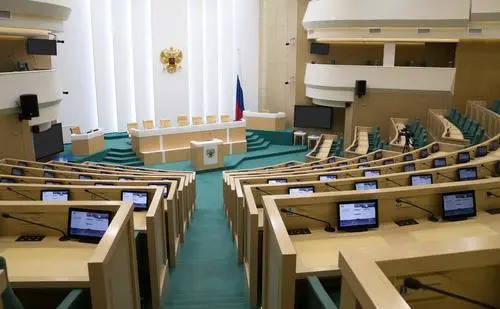 Совет Федерации одобрил закон о регистрации мигрантов через мобильное приложение