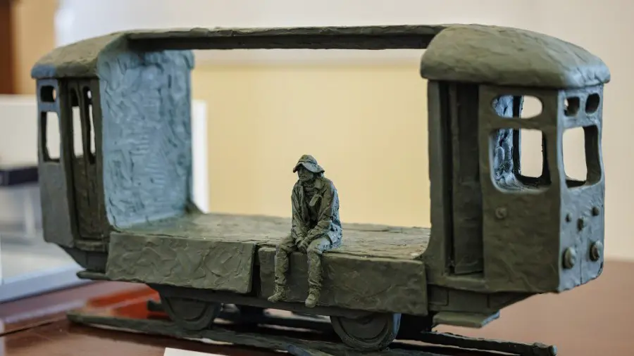 Власти Екатеринбурга показали, как будет выглядеть памятник Алексею Балабанову