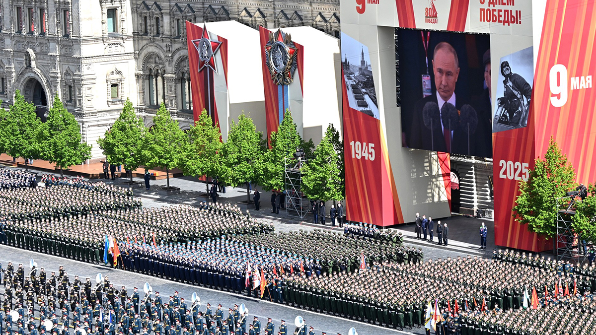 Учительница Путина Гуревич посетила парад Победы в Москве
