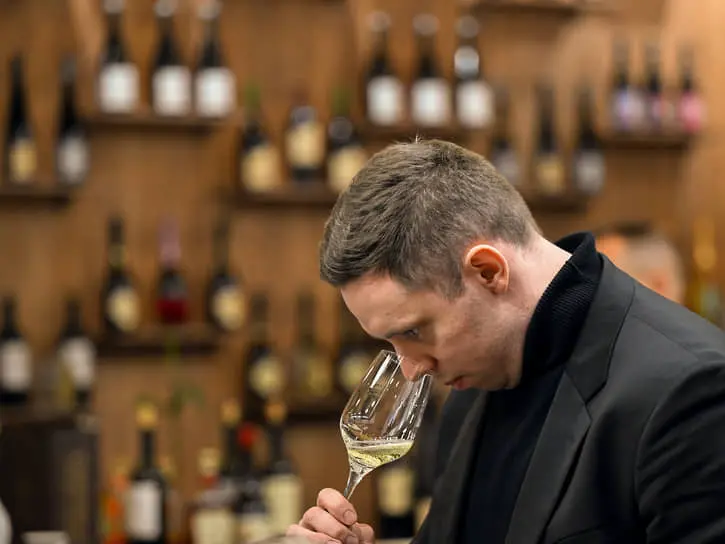 Эксперты отмечают перспективы развития российского винного рынка в Ladoga, Fort, WineRetail и Olymp Winery-0