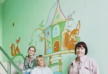 Татьяна Бояршинова и команда художников создали новую атмосферу в Косулинской амбулатории tatyana boyarshinova i komanda hudozhnikov sozdali novuyu atmosferu v kosulinskoj ambulatorii-gazetarf-ru-0