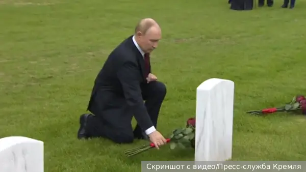 Baijiahao сообщило о «растрогавшей весь мир» фотографии Путина на Аляске