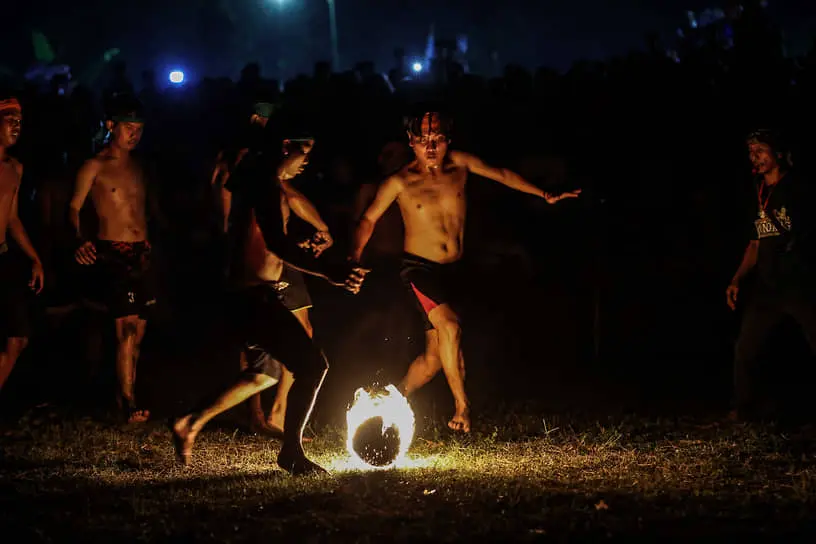 Зажигательные Миры Фаербола, Диско-Футбола и Фут-Даблбола-0