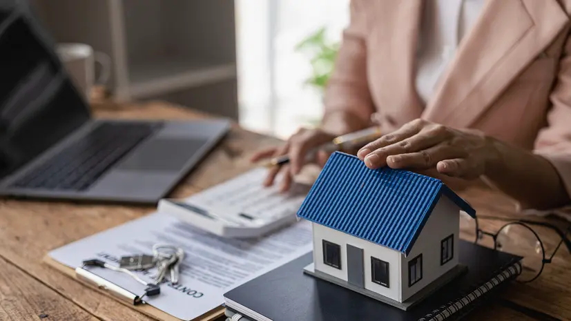 Нотариус пояснил риски при покупке жилья, доставшегося хозяину в подарок