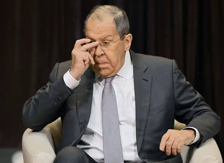 Сергей Лавров сравнил идеи ЕС и НАТО о Украине с героями Ильфа и Петрова-0