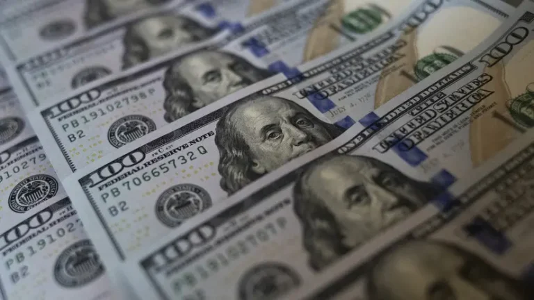 Александр Шепелев дает оптимистичный прогноз по курсам валют в ноябре Александр Шепелев дает оптимистичный прогноз по курсам валют в ноябре