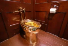 Аукцион Sotheby’s продаст работу Маурицио Каттелана из музея Гуггенхайма aukczion  prodast rabotu mauriczio kattelana iz muzeya guggenhajma-gazetarf-ru-0