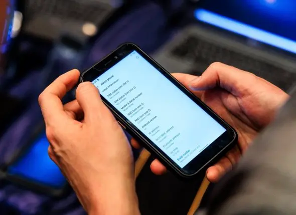 Смартфон Евгений Кулешов, ИА PrimaMedia