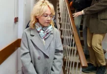 Диана Логинова (Наоко) и группа «Стоптайм» снова арестованы на фоне успеха песен Монеточки и Noize MC diana loginova naoko i gruppa stoptajm snova arestovany na fone uspeha pesen monetochki i -gazetarf-ru-0