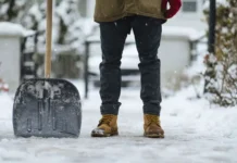 Дмитрий Бондарь разъяснил последствия складирования снега по КоАП России dmitrij bondar razyasnil posledstviya skladirovaniya snega po koap rossii-gazetarf-ru-0