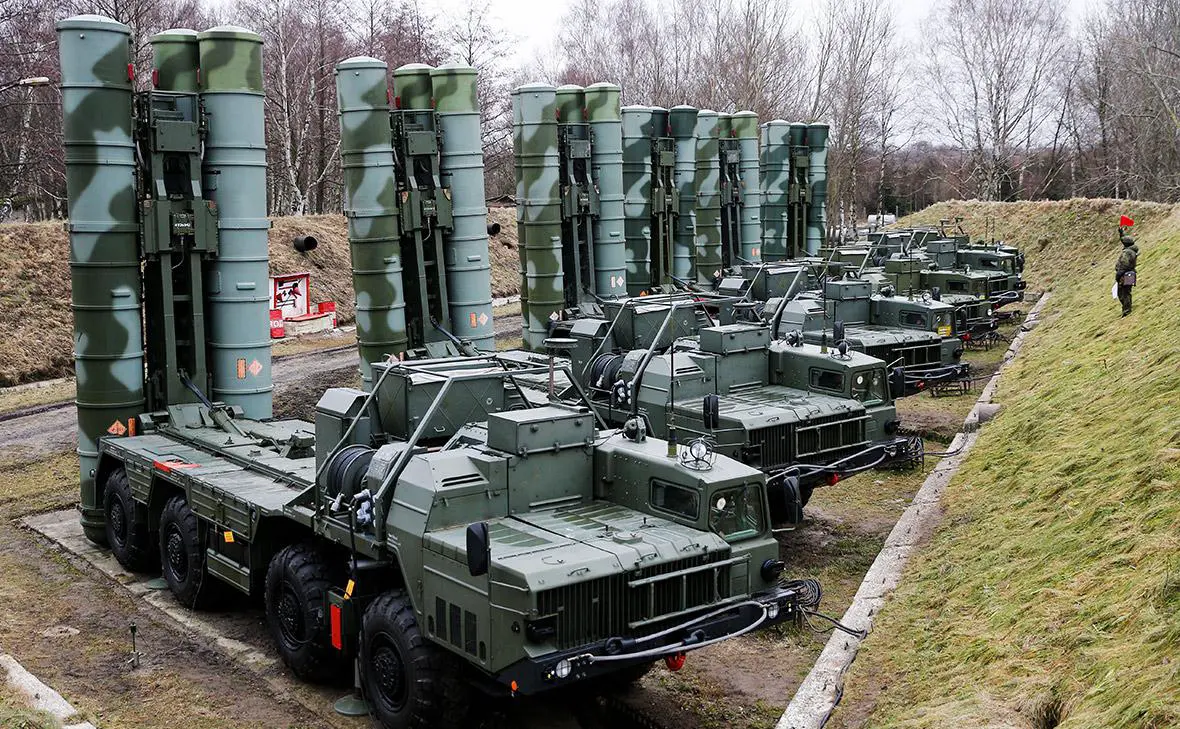 ЗРК С-400 (Виталий Невар / ТАСС)