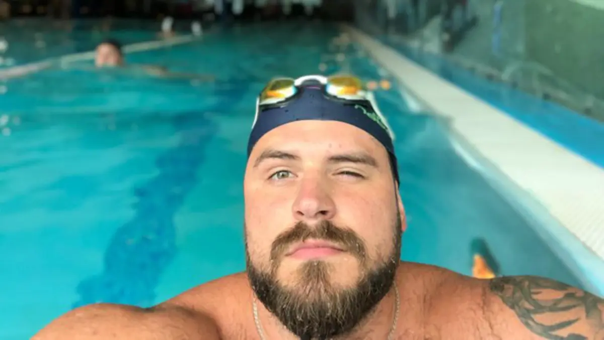 Мать пловца Свечникова опровергла версию о «бегстве» спортсмена от СВО