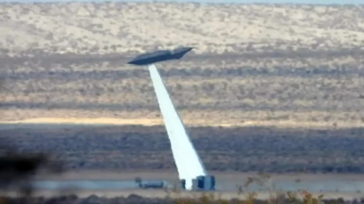 Lockheed Martin испытывает новый стелс-аппарат на полигоне Skunk Works-0