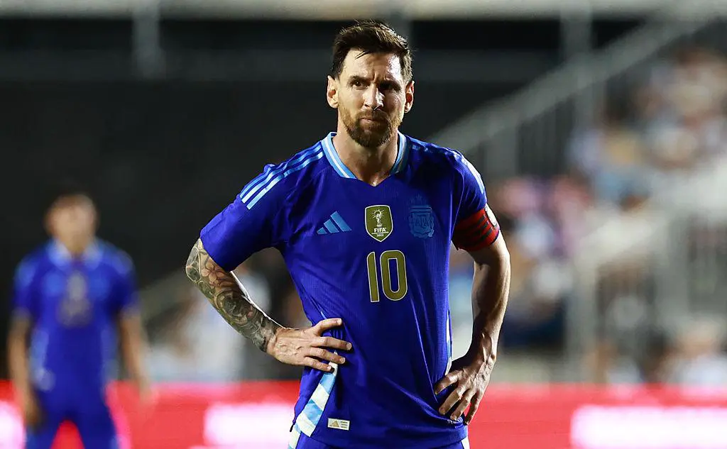 Лионель Месси (Carmen Mandato / Getty Images)