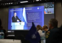 Ректор Ольга Лоретц и Валерий Фальков обсуждают реформу в УрГАУ и Минобрнауки России rektor olga loretcz i valerij falkov obsuzhdayut reformu v urgau i minobrnauki rossii-gazetarf-ru-0