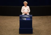 ursula fon der lyajen stolknulas s dvojnym udarom votumov nedoveriya-gazetarf-ru-0