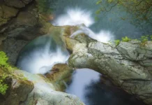 v kanade zhenshhina iz ssha spasena posle padeniya v kanon linn v severnom vankuvere-gazetarf-ru-0