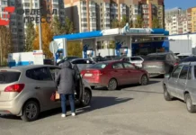 В Тюмени ограничили продажу бензина на АЗС ТПК и Газпромнефть, жители высказывают мнения v tyumeni ogranichili prodazhu benzina na azs tpk i gazpromneft zhiteli vyskazyvayut mneniya-gazetarf-ru-0