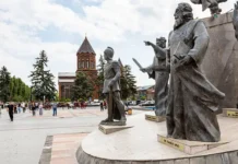 vardan gukasyan vystupaet za razvitie armenii i optimizm v gyumri-gazetarf-ru-0