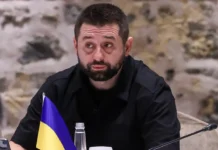 Давид Арахамия обсуждает возможное отделение «слуг народа» от Зеленского david arahamiya obsuzhdaet vozmozhnoe otdelenie slug naroda ot zelenskogo-gazetarf-ru-0